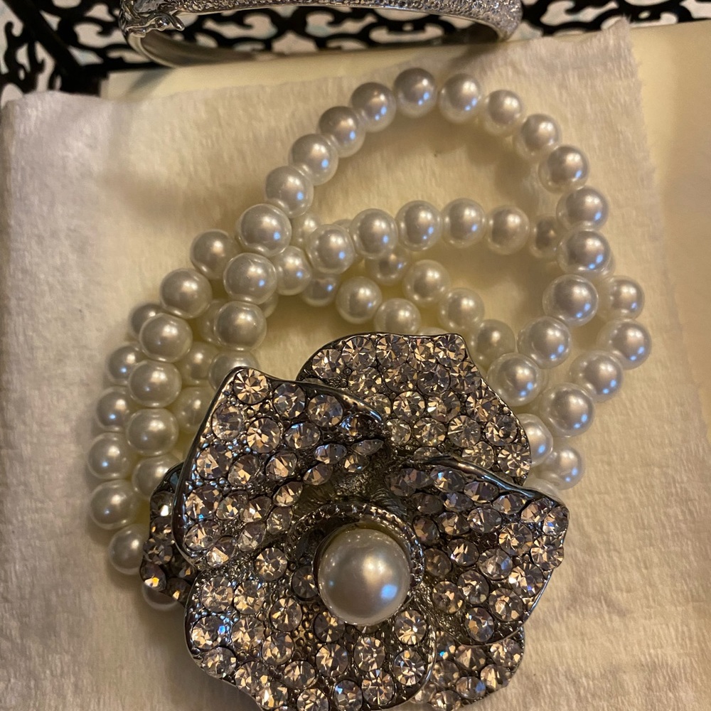 (2) Bracelets - Picture 5 of 7
